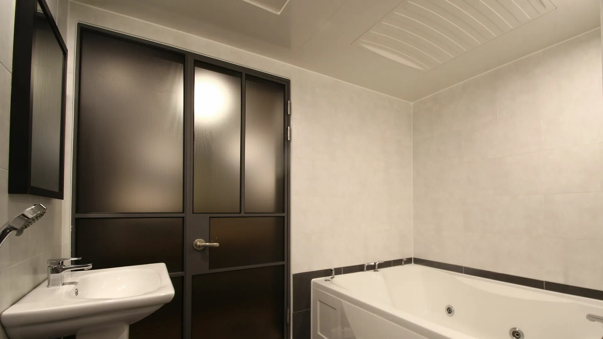 Hotel No.25 Busan 2*,